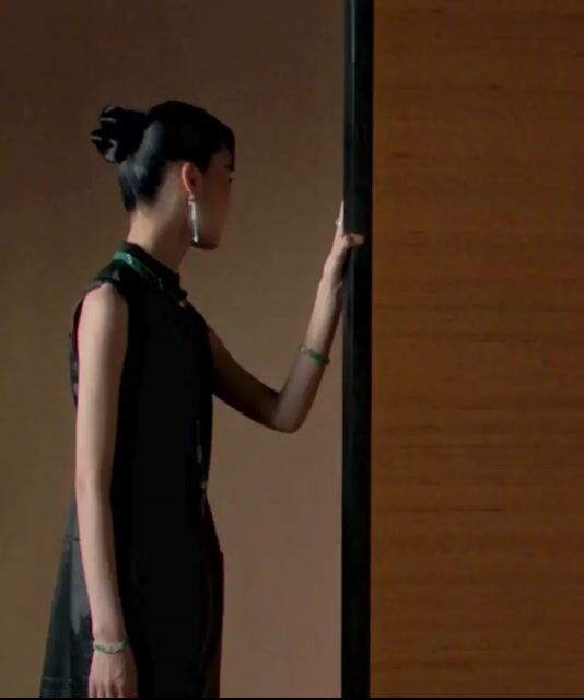 SHANGHAI TANG | JOYFUL, MODERN, & EVOCATIVE WITH EASTERN ELEGANCE