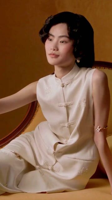 SHANGHAI TANG | JOYFUL, MODERN, & EVOCATIVE WITH EASTERN ELEGANCE